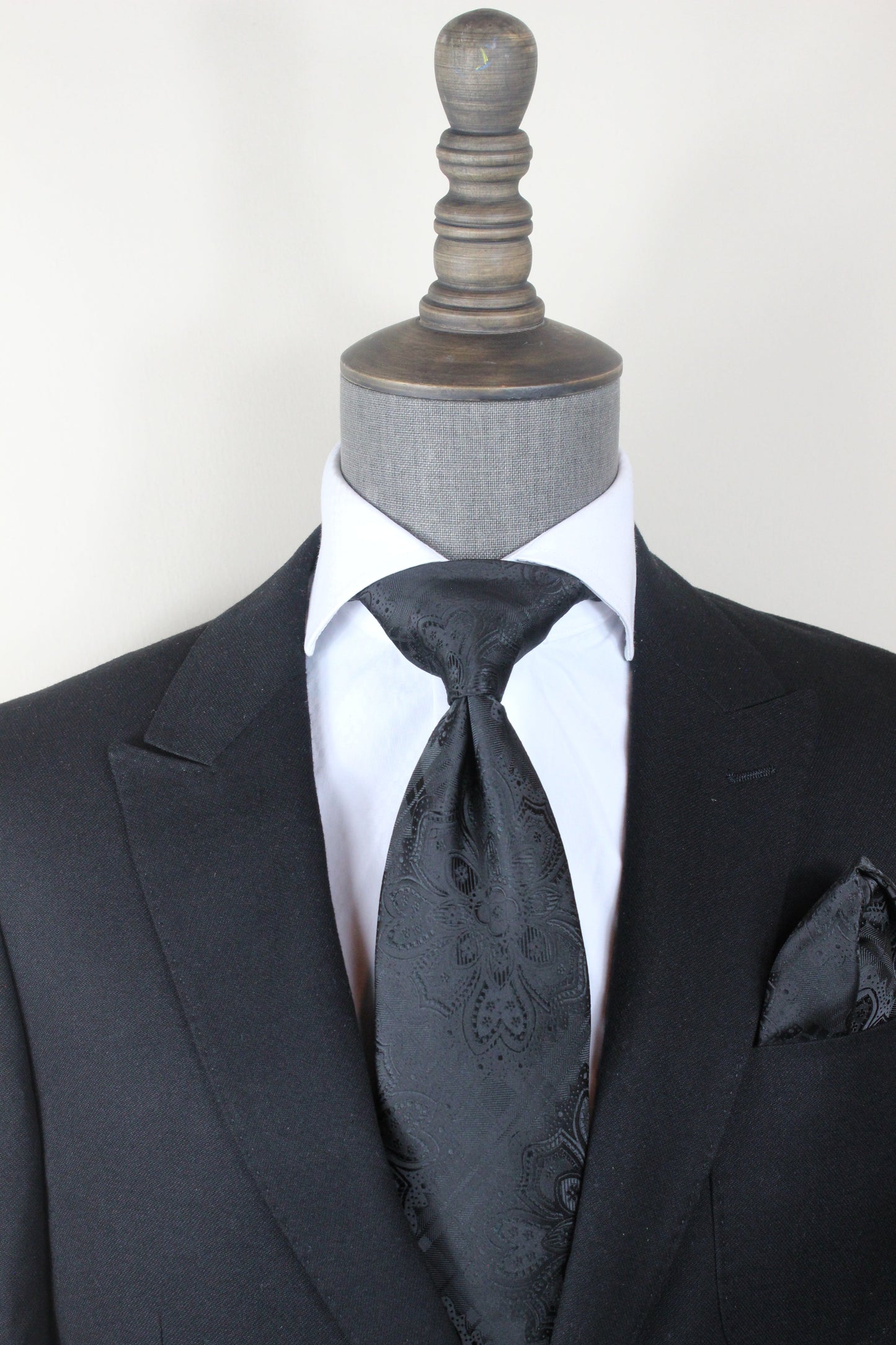 MEN IN BLACK A2 | FLORAL GEOMETRIC | TIE & POCKET SQUARE