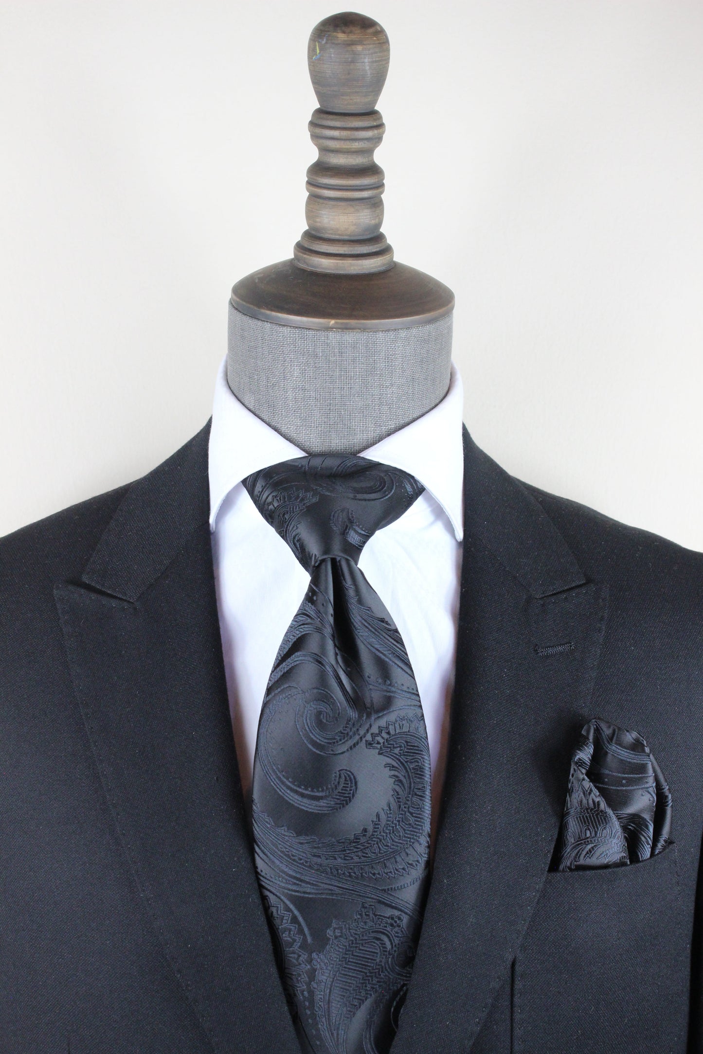 Men In Black-A9 (Tie & Hanky)