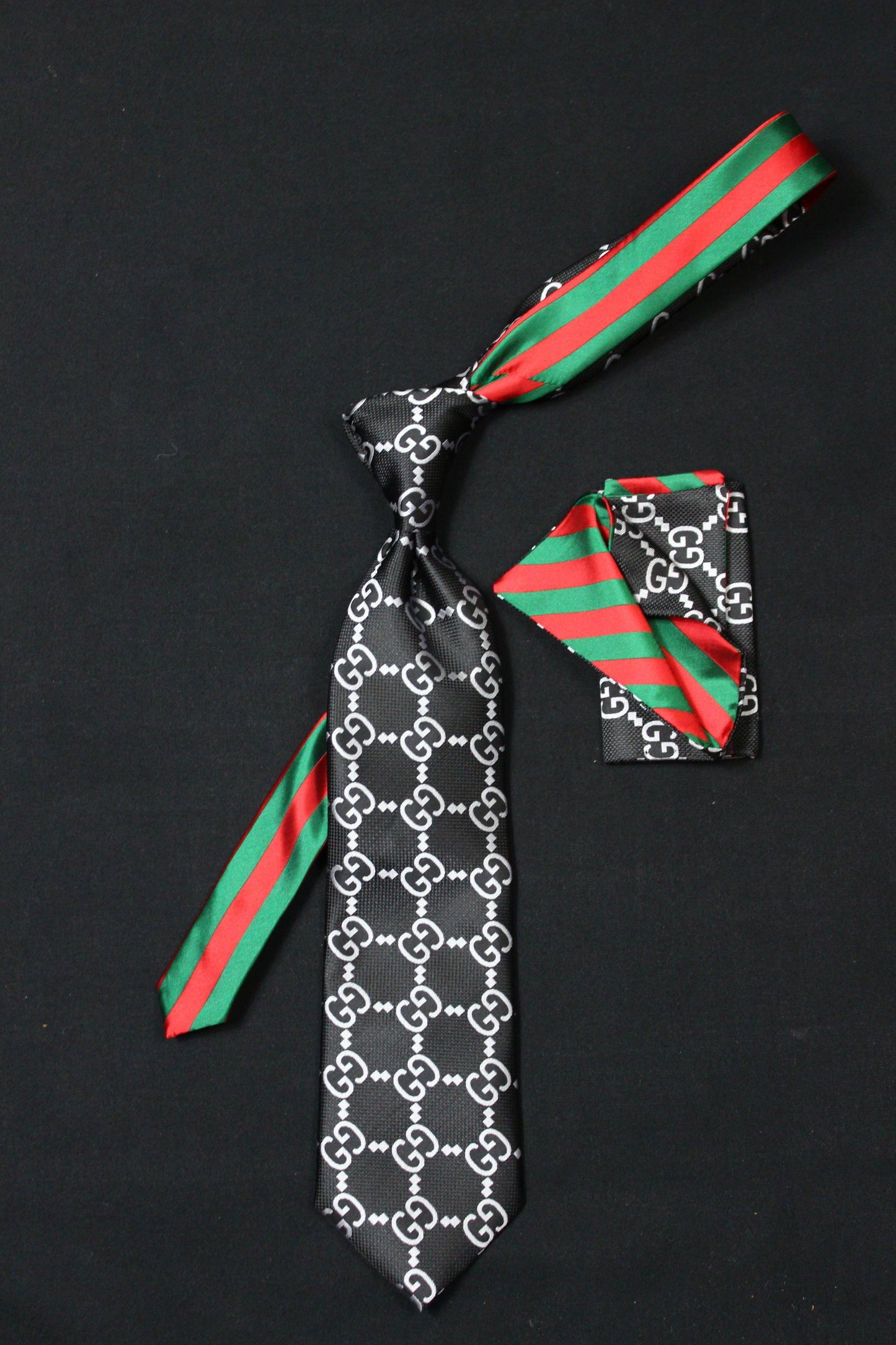 GG 2 | Black & White | Tie & Pocket Square